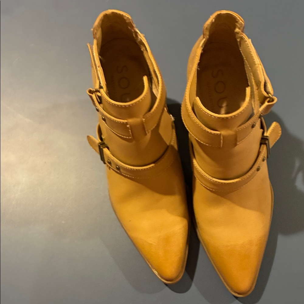 SOUL Naturalizer Buckle Strap Ankle Boots in Tan 7M NWOB